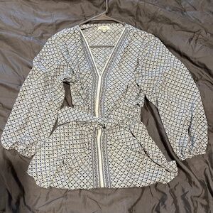 Boho shirt with waist tie and gathered sleeves